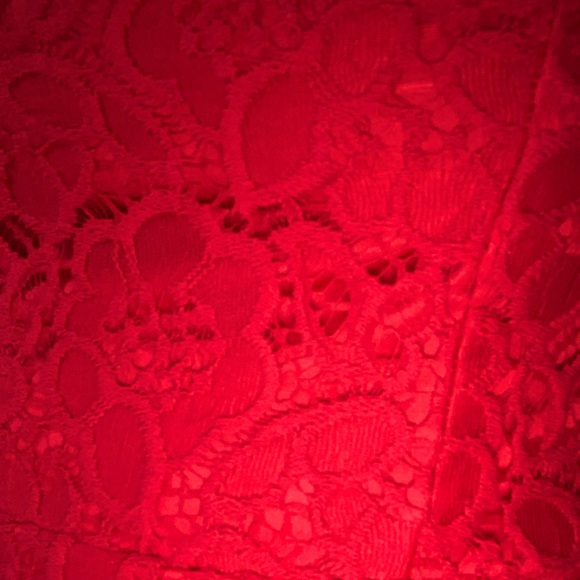 RED DRESS - Picture 2 of 5